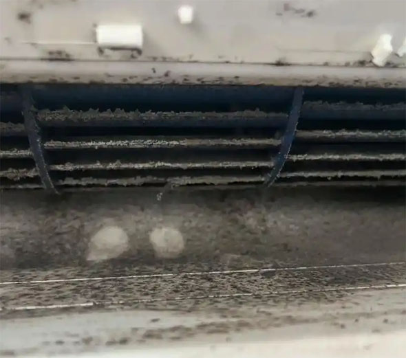 长顺空调吹的风有股烧焦味是怎么回事